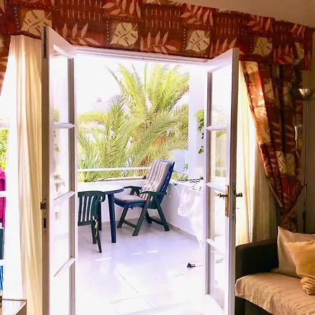 Beachfront Amazing Apartment Апартаменты Адехе